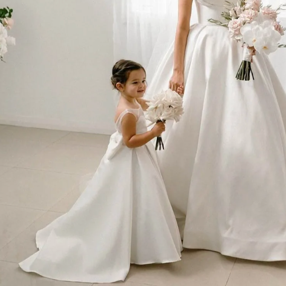 Flower girl dress with bow in back sales